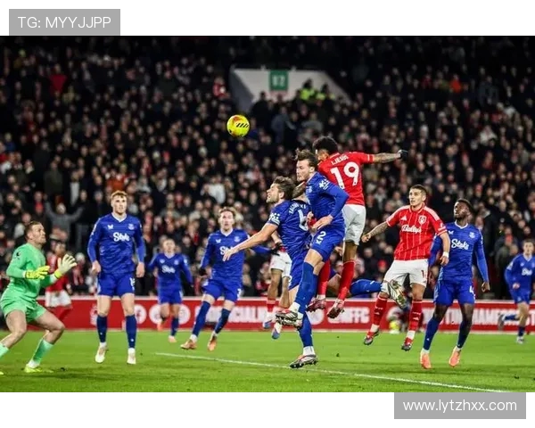 维拉与布伦特足球对决精彩纷呈球迷期待一场激烈较量 维拉与布伦特足球对决精彩纷呈球迷期待一场激烈较量