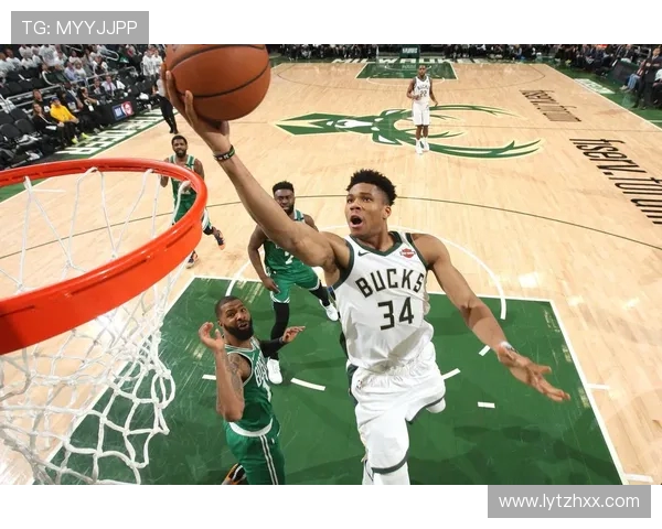 雄鹿对决魔术字母哥领衔球队争夺胜利的激烈较量 雄鹿对决魔术字母哥领衔球队争夺胜利的激烈较量