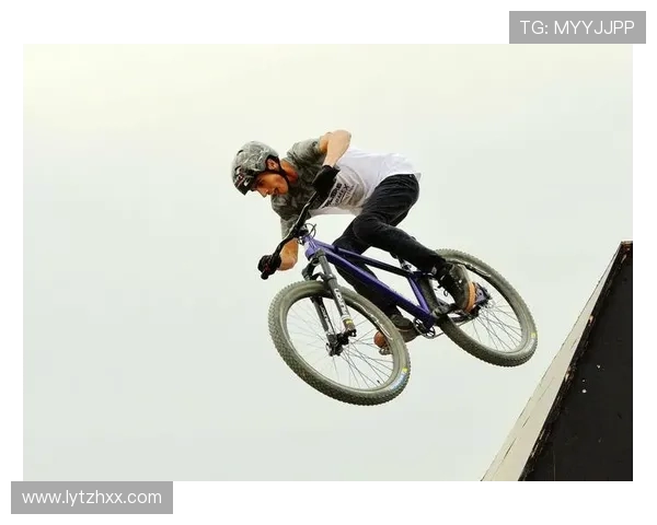 成都与武汉极限运动队赛后复盘探讨灵活性表现与战术调整